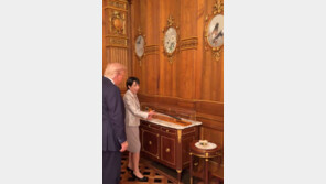 다카이치 “아베와 오랜 우정 감사”…트럼프 “당신을 좋게 얘기했었다”