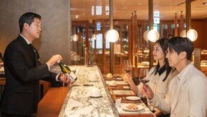 ‘혼술’-‘가심비’ 문화에 떠오르는 ‘글라스 와인’