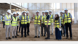 정의선-빈 살만 단독 면담… 사우디 거점으로 중동 활로 모색