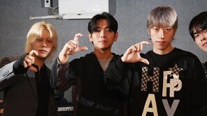 밝은 멜로디에 절절한 가사… 그 역설이 ‘청춘’이니까