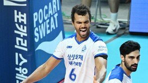 삼성화재, 2연패 뒤 개막 첫승…아히, 친정팀 우리카드 맹폭