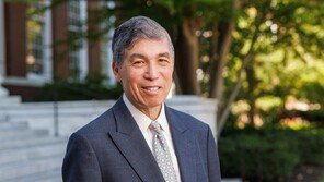 “韓 디스플레이-배터리, 관세 협상 카드로 써야”