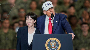 핵항모 함께 탄 美日정상 “동맹 새 황금시대”