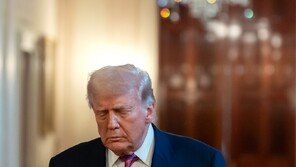 트럼프 국정운영 지지율 40%로 하락…집권 후 최저