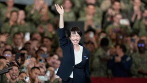 다카이치, 첫 외교 시험대 합격점…트럼프에 ‘방위비 증액’ 선제 카드