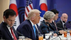 트럼프 “양국에 남아있는 구름 있지만, 조만간 걷혀나갈 것”