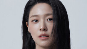 새 소속사 찾은 김설현, 새 프로필 공개…청초한데 섹시하네