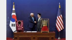 NYT “한국, 日보다 美에 더 많은 양보 얻어냈다”