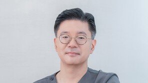 각막 절삭 없는 시력교정 ‘렌즈삽입술’, 장점과 주의 사항[기고/정태영]