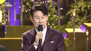 ‘한화 열혈팬’ 코미디언 남희석, KS 4차전 시구…애국가는 가수 조째즈