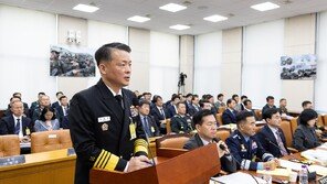 트럼프 “한국 핵잠 승인”…강동길 “배수량 5000톤 이상·건조 10년”