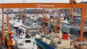 카니 총리, 헬기서 한화 거제조선소 보더니 “예상했지만 엄청나”