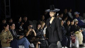 갓 쓰고 파워 워킹