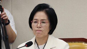 최민희 딸 “일부러 국감기간 결혼한 것 아냐… 어머니와 상의 안 해”