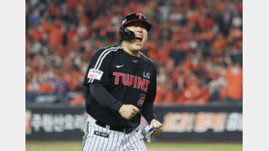 LG 김현수, PS 통산 102안타…통산 최다 안타 신기록