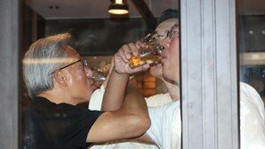 젠슨황 “내가 쏜다” 계산은 이재용이…정의선 함께 ‘AI깐부’ 러브샷