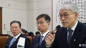 법원행정처장 “재판소원 도입땐 소송지옥” 헌재는 “4심제 아냐”