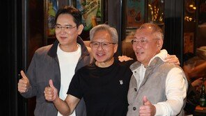 이재용 “효자 되세요” 사인…정의선 “내가 나이 들어보여도 막내”