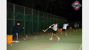 한국은 한국시리즈 축제인데…미야자키에서 칼 가는 9위 팀 두산