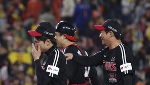 4차전 승리 후 눈물 쏟은 LG 박해민 “나 때문에 질까봐 부담 컸다”