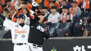 끝낸다 vs 끝까지 간다…LG-한화, KS 5차전도 만원 관중