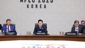 李 “韓, 모두가 기술발전 혜택 누리는 AI 기본사회 실현할 것”