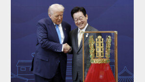 금관·김·바둑알·빵까지…APEC 정상들의 선물 외교