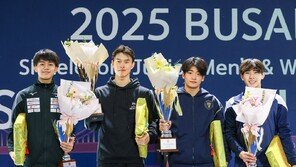 펜싱 이준희·김지환, 주니어 사브르 대회 금-은메달 석권