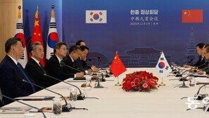 李 ‘핵잠 추진은 방어 목적’ 설명… 시진핑 “차이점 속 협력 모색”