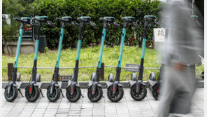 전동킥보드로 버스 하차 승객 ‘쾅’…40대 벌금 200만원