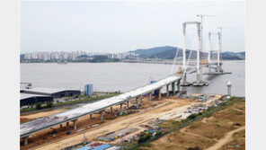 ‘세계 최고 높이’ 인증도 받았는데…인천 제3연륙교 ‘무명대교’ 될판