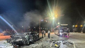 공주서 통근버스·승용차 충돌…1명 사망·1명 중상