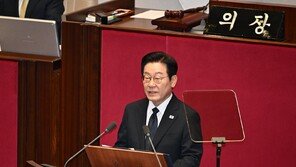 李 “하루 늦으면 한세대 뒤처져…박정희처럼 AI 고속도로 깔 것”