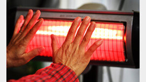 “난방 시작하셨죠?”…건조한 실내에 ‘이 질환’ 위험 증가