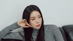 임지연 완벽 미모에 깜짝…시크 분위기