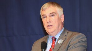 트럼프 핵심 측근 “한국 핵무기 원한다면 美 반대 안할 듯”