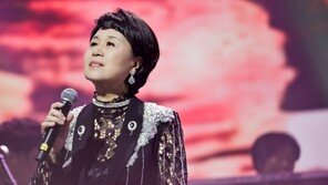 심수봉, 드럼 치는 여성 보컬…‘꽃길’은 계속 됩니다