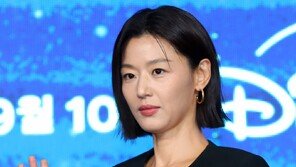 전지현, 이병헌과 부부 호흡 불발…‘코리언즈’ 하차