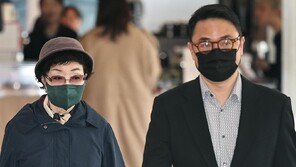 김건희 모친-오빠 동시 특검 출석… 양평개발 의혹 조사