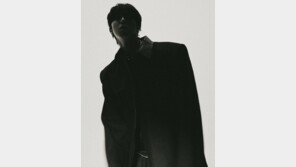 유노윤호 式 ‘음악 짝패’ 모음…22년 만의 첫 솔로 정규 ‘아이-노우’