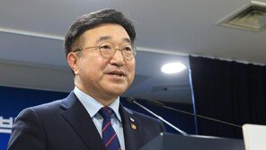 윤호중 “지역사랑상품권, 오프라인 내수 활성화 역할” 野비판 반박