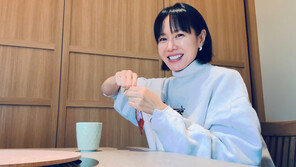 ‘현빈♥’ 손예진, 긴 머리 과감히 싹둑…“짧은 머리도 완벽”