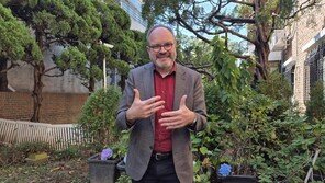 “인간은 위기로 나아가는 존재…자신만의 논리 대신 동식물과 엮여있다는 통찰 필요”