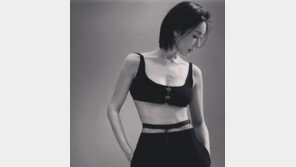 한다감, 과감 노출 패션…크롭톱으로 드러낸 글래머 몸매