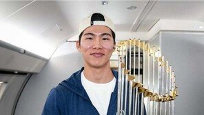 MLB 데뷔 시즌 ‘WS 우승’ 김혜성, 환한 미소로 ‘금의환향’