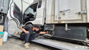 도로 요철-배수구에 ‘쿵’… 하부 배터리 손상, 전기차 사고 부른다