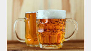 밥 먹을 때 소주 홀짝홀짝, 뇌출혈 11년 일찍 찾아온다