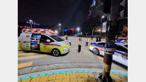 차에 어린이 깔리자…시민들이 ‘번쩍’ 들어 구했다