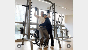 ‘하반신 마비’ 박위, 두 발로 섰다 “잠시나마 송지은 안아”