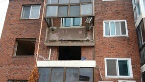 빌라 리모델링 중 발코니 붕괴…낙하물 맞은 50대 숨져
